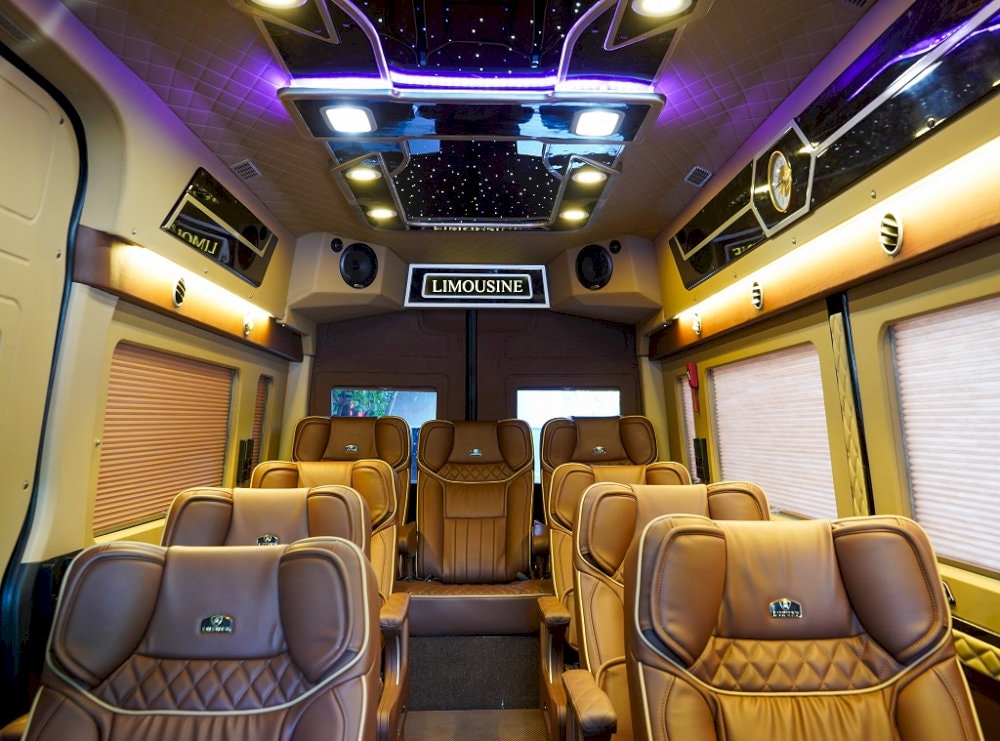 Inside a limousine minivan from Hanoi to Ninh Binh